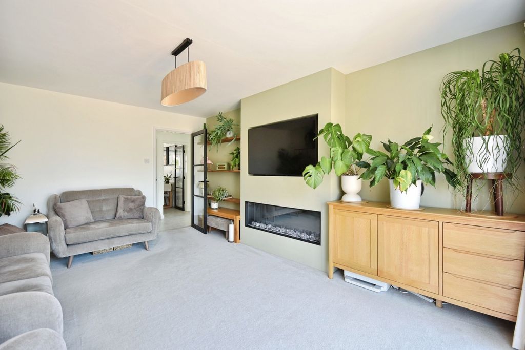 Property photo 3 of 16 Pbox-Img.Jpg