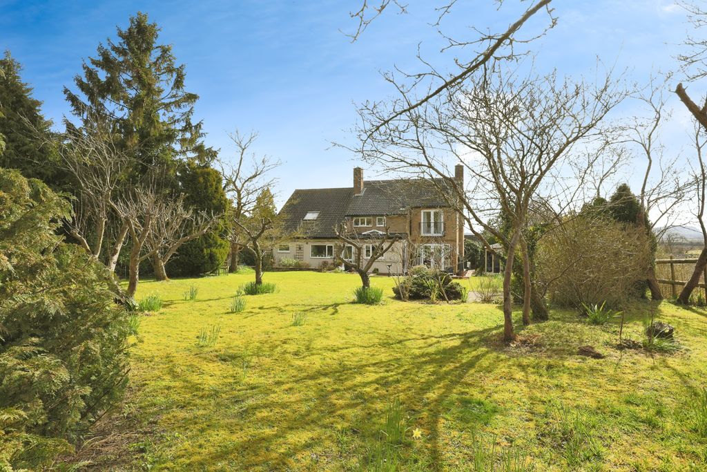 Property photo 1 of 16 Photography