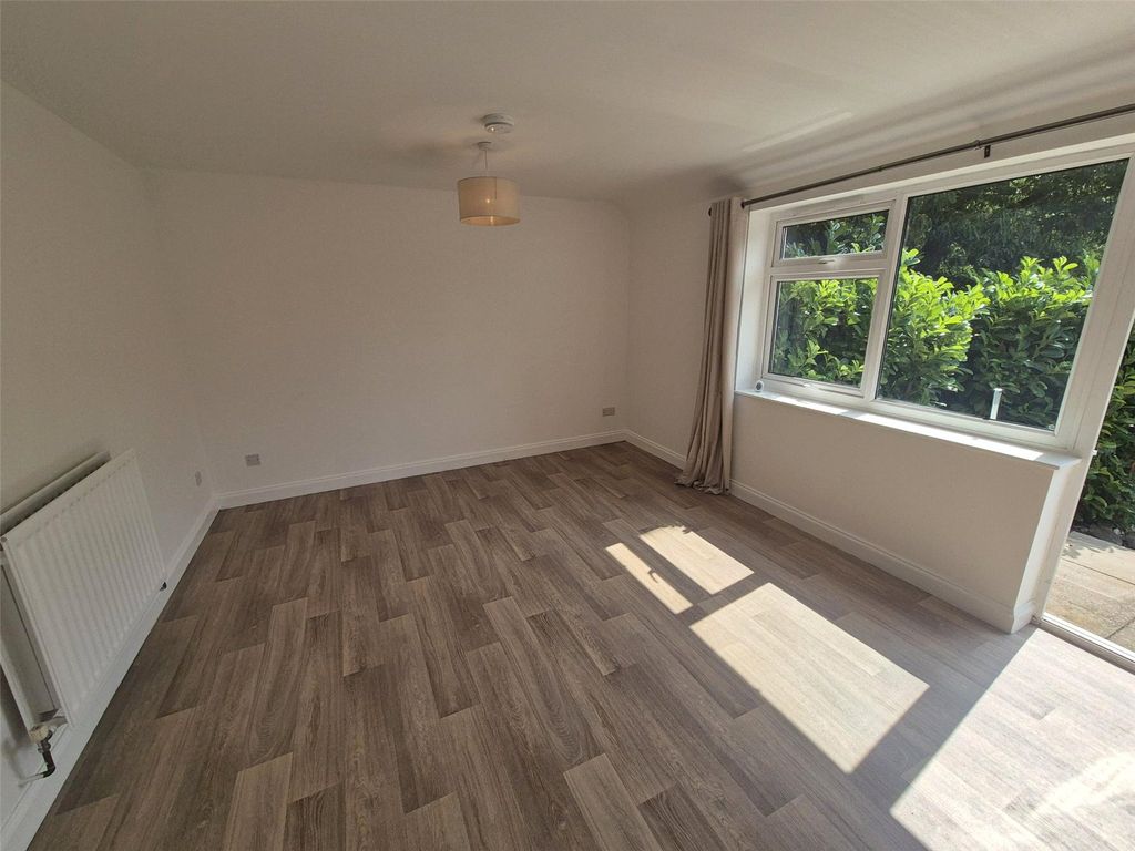 Property photo 3 of 7 Picture No. 05