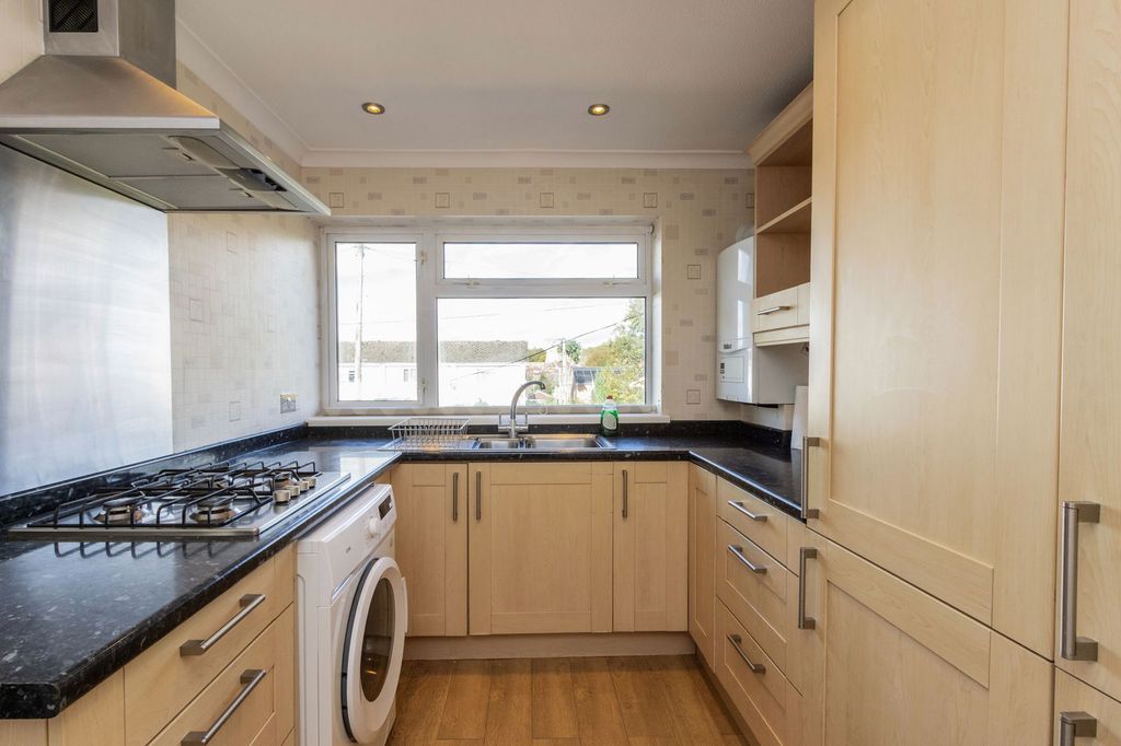 Property photo 3 of 8