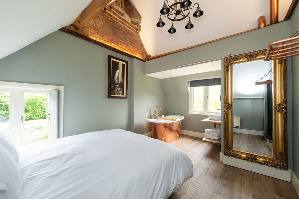Additional image 17 of 11 bed farm for saleKings Lane, Snitterfield, Stratford-Upon-Avon, Warwickshire CV37.