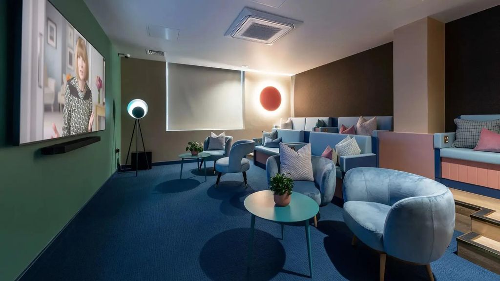 Property photo 1 of 44