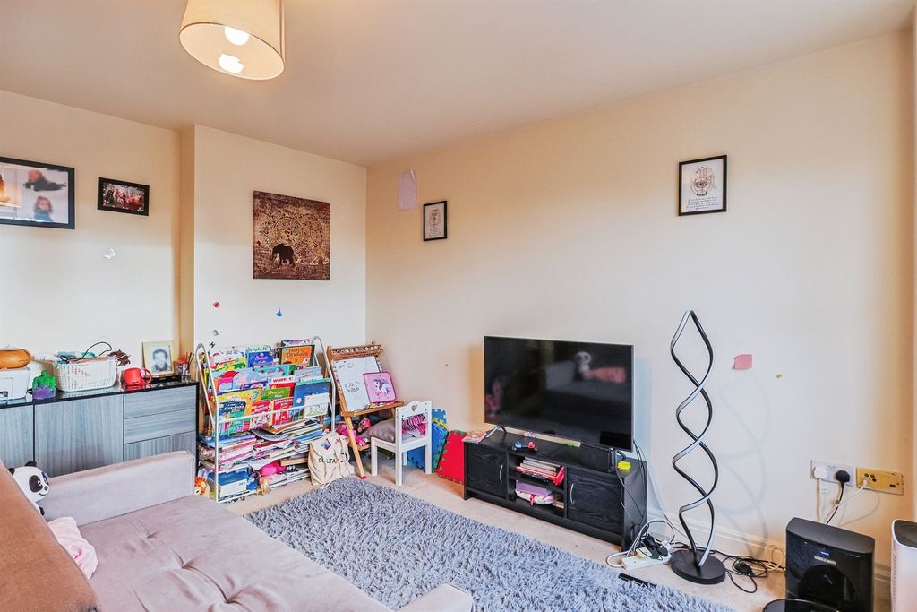 Property photo 3 of 15