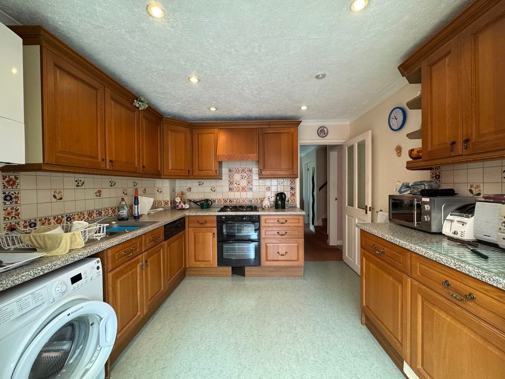 Property photo 3 of 16 Kitchen A