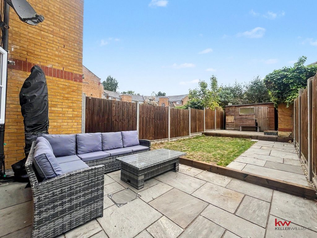 Property photo 2 of 23