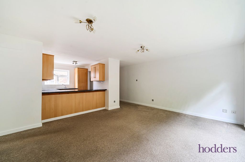 Property photo 2 of 15 3F9A551c-4202-488...
