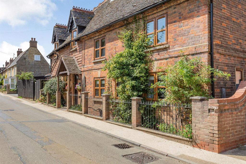 Property photo 1 of 34