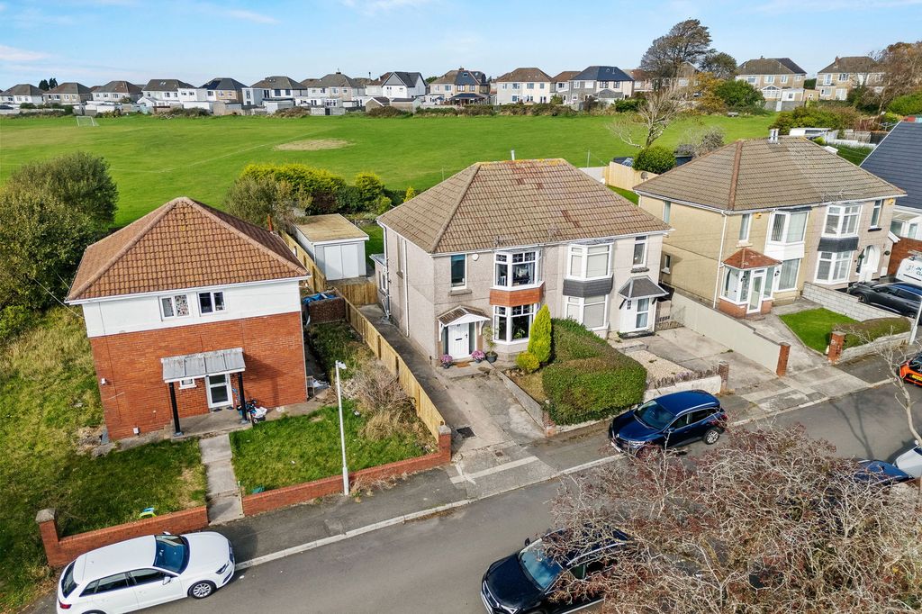 Property photo 2 of 30