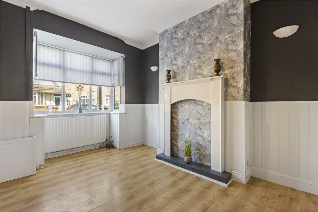Property photo 2 of 24 Picture No. 28