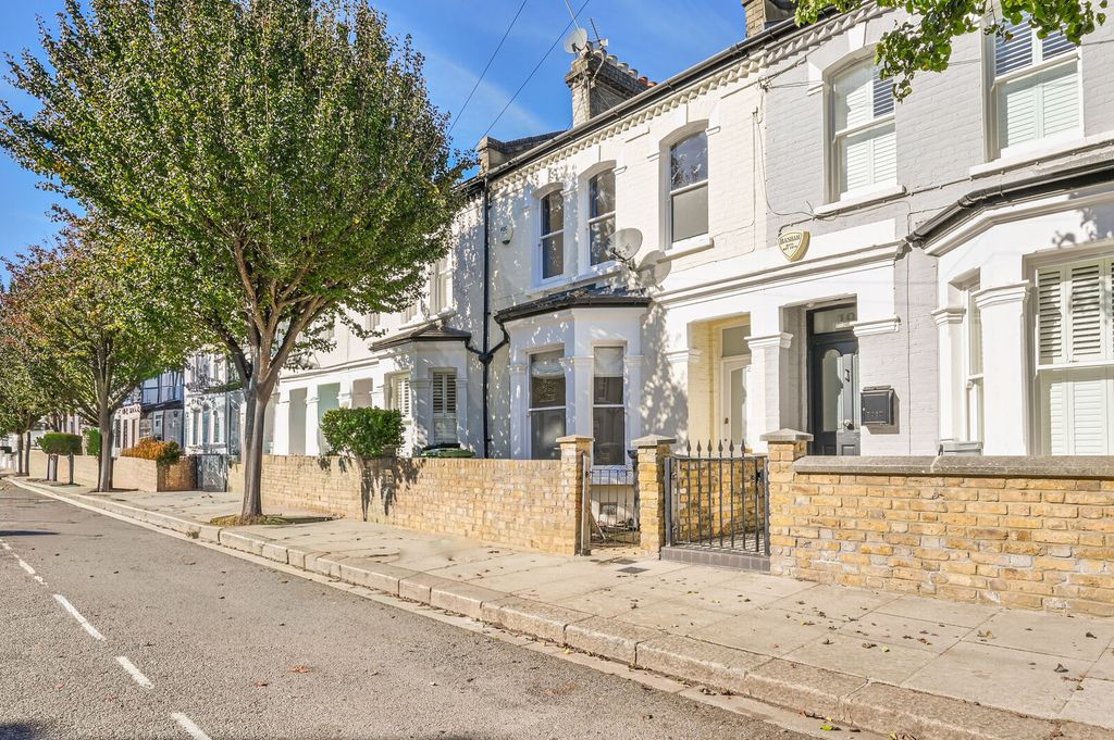 Property photo 1 of 12