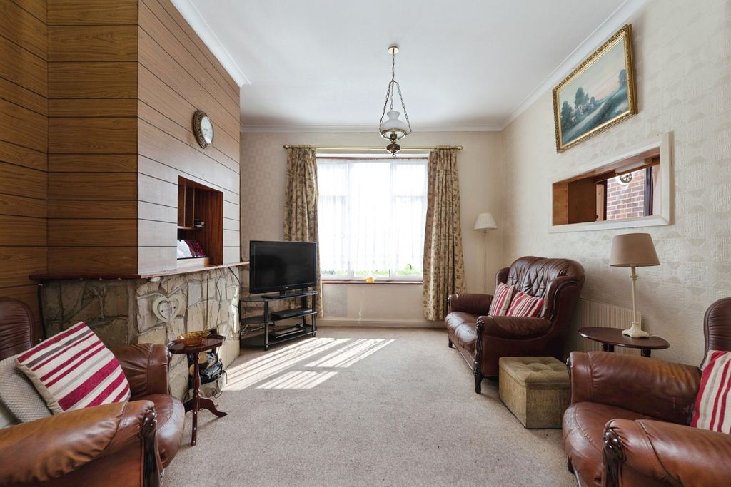 Property photo 2 of 15 Pbox-Img.Jpg