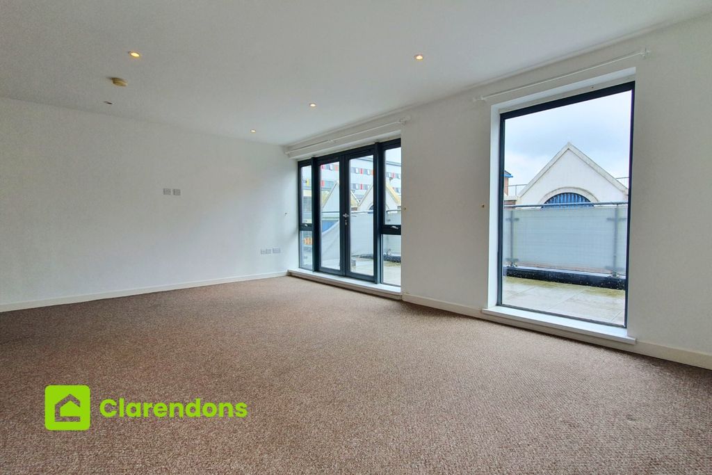 Property photo 3 of 11 6