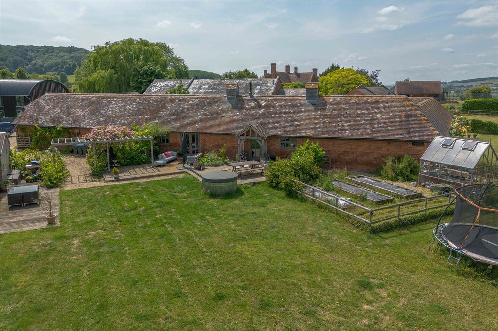 Property photo 1 of 20 Drone Rear