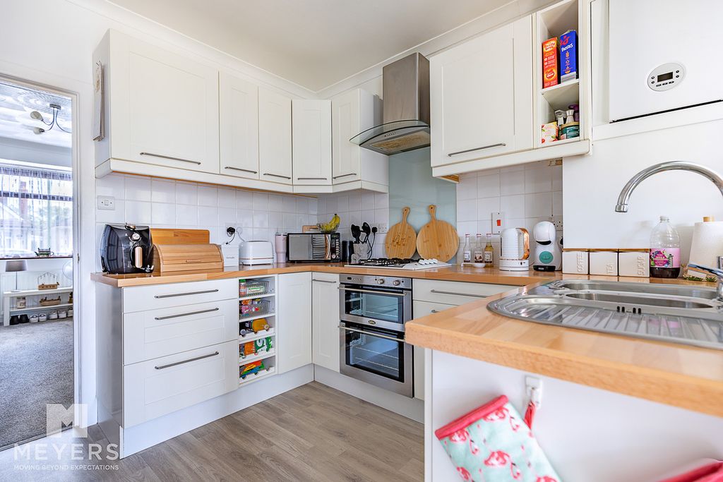 Property photo 3 of 13