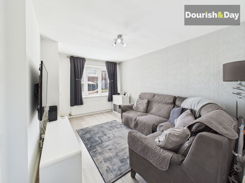 Property photo 2 of 11 Living Room