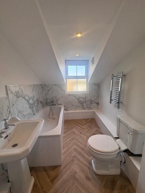 Property photo 1 of 9 Bathroom