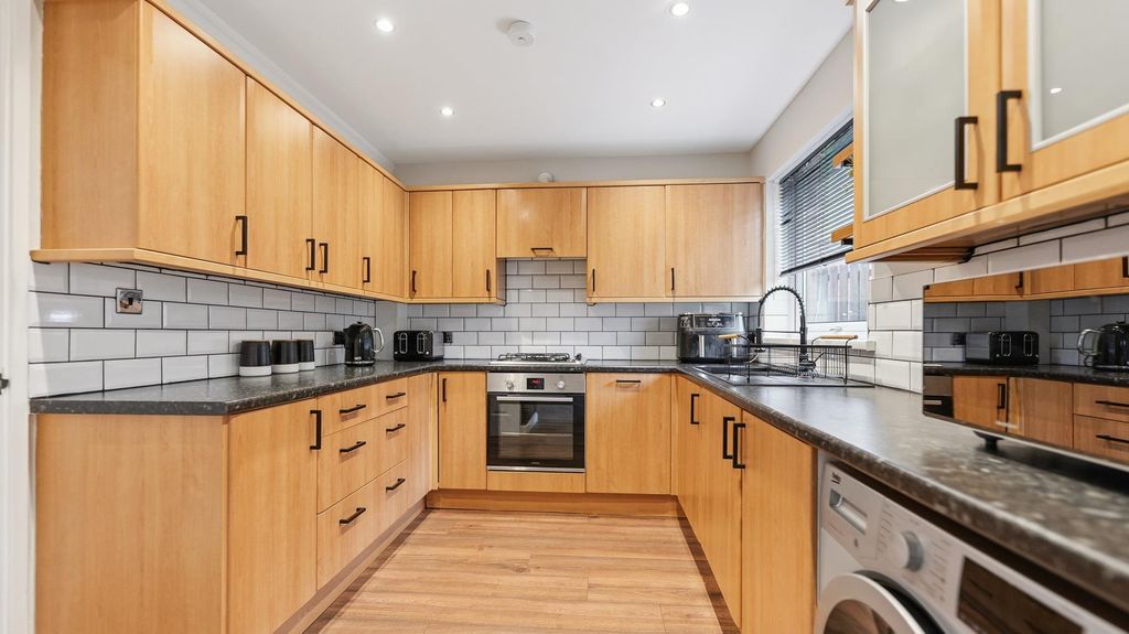 Property photo 3 of 22 5.Jpg