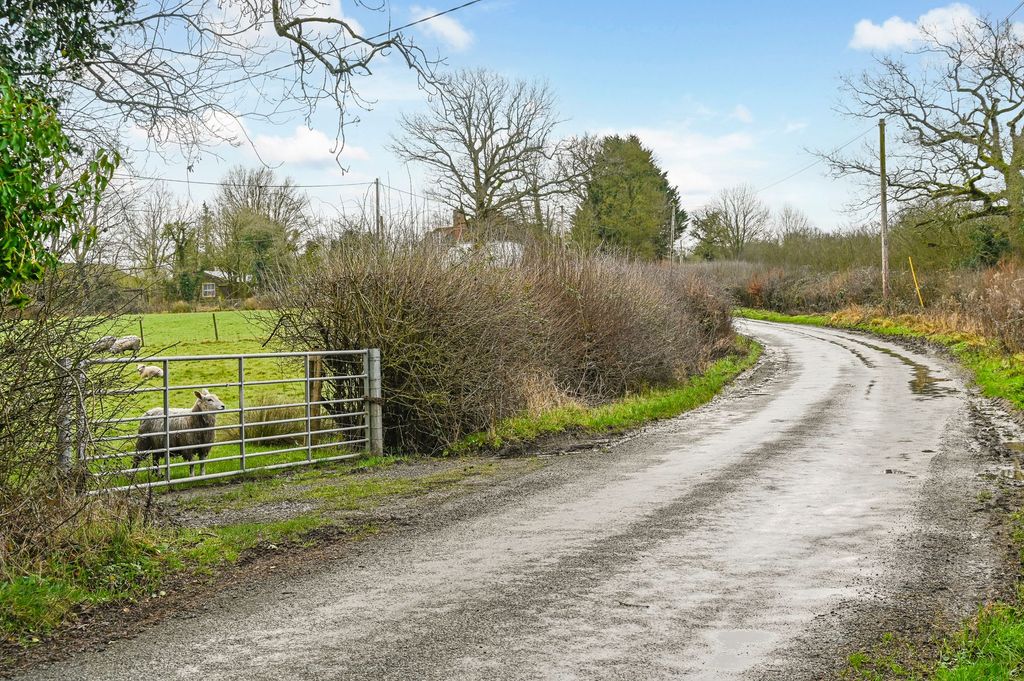 Property photo 2 of 36