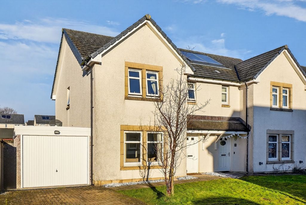 Property photo 1 of 27