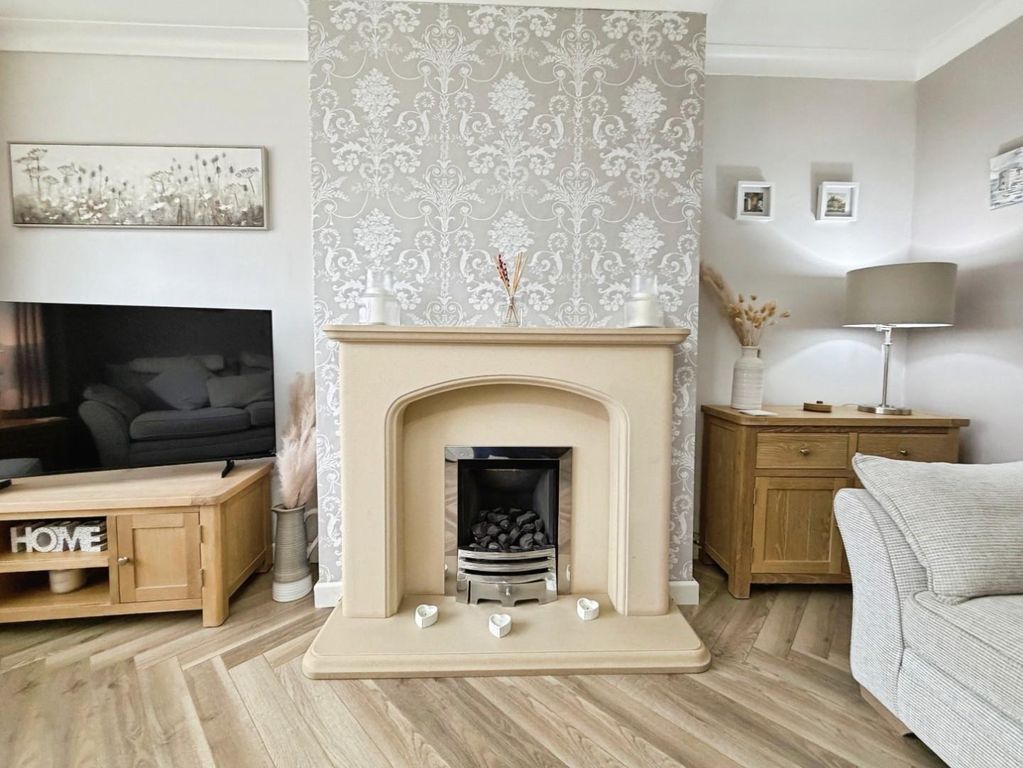 Property photo 3 of 44 171d42Aa--4692-8032-968D34700Be1-11915-000003812C9