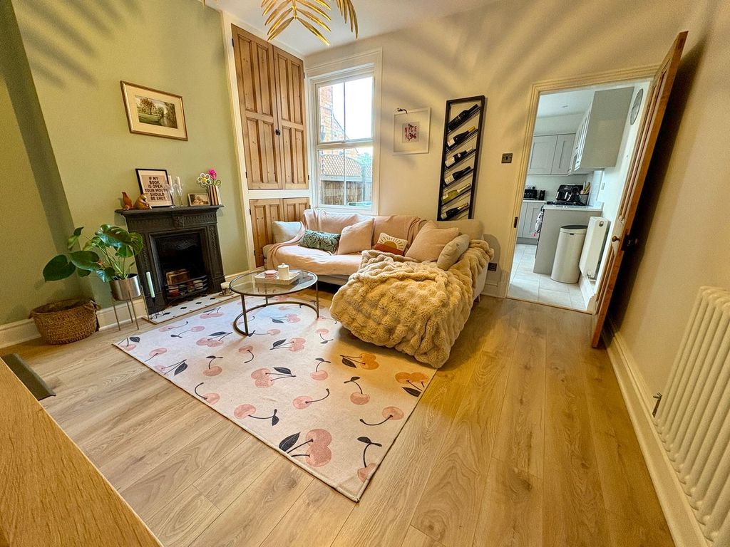 Property photo 2 of 17