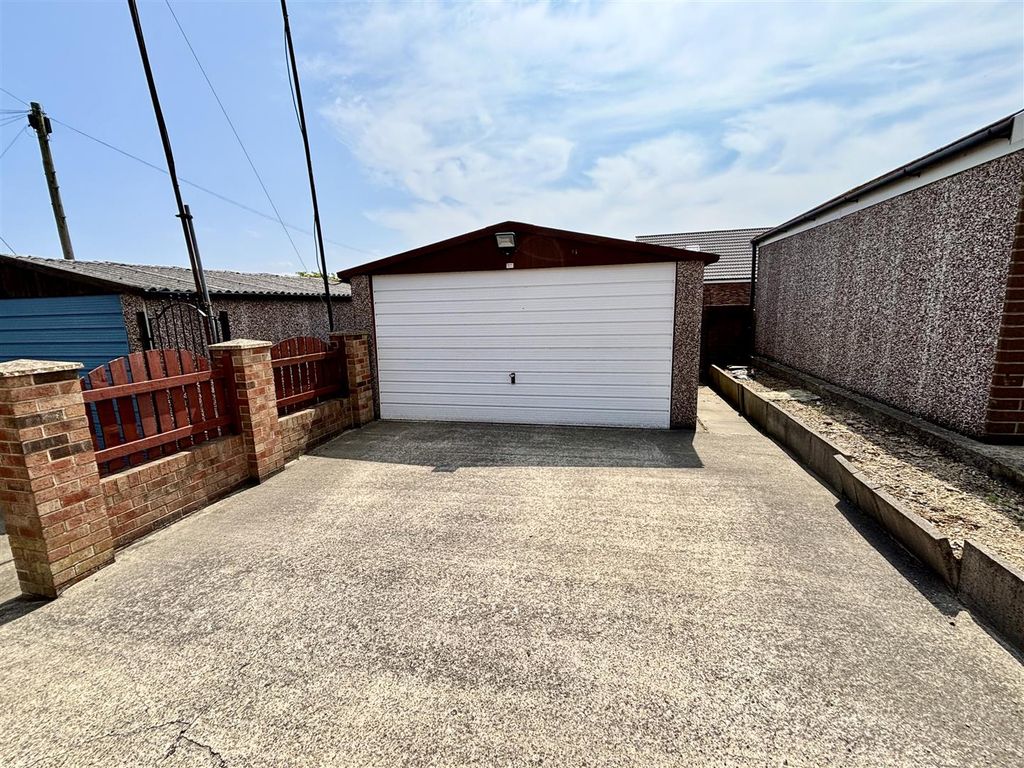 Property photo 2 of 13 Double Garage