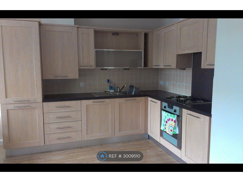Property photo 2 of 6 Kitchen