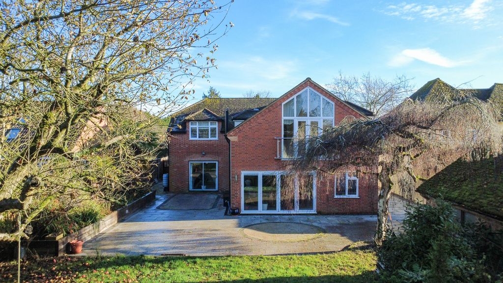 Property photo 2 of 31