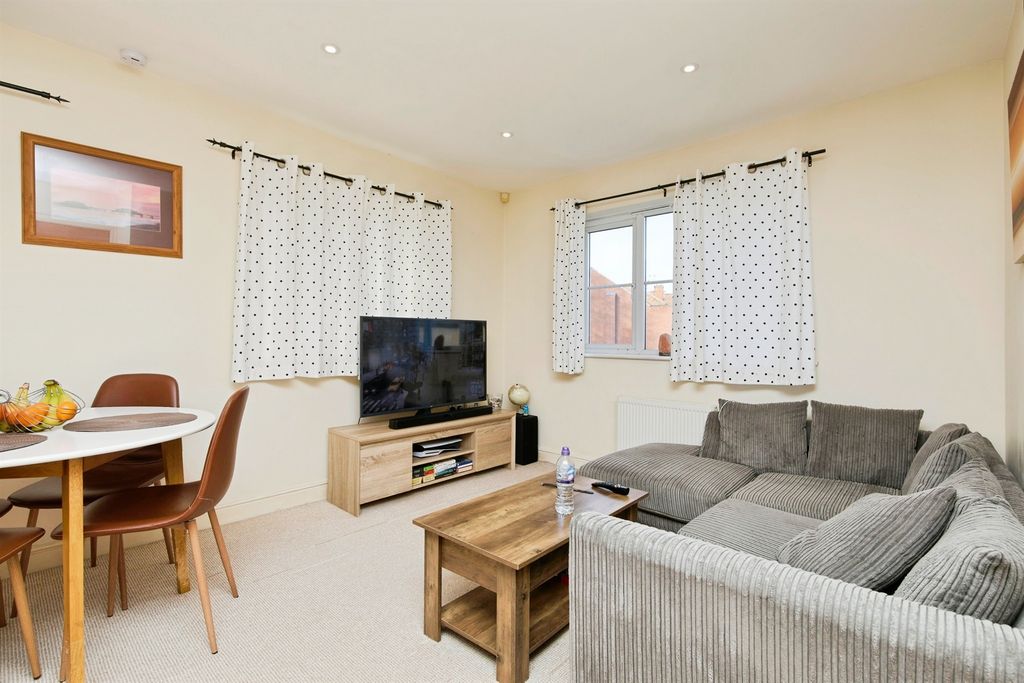 Property photo 2 of 13