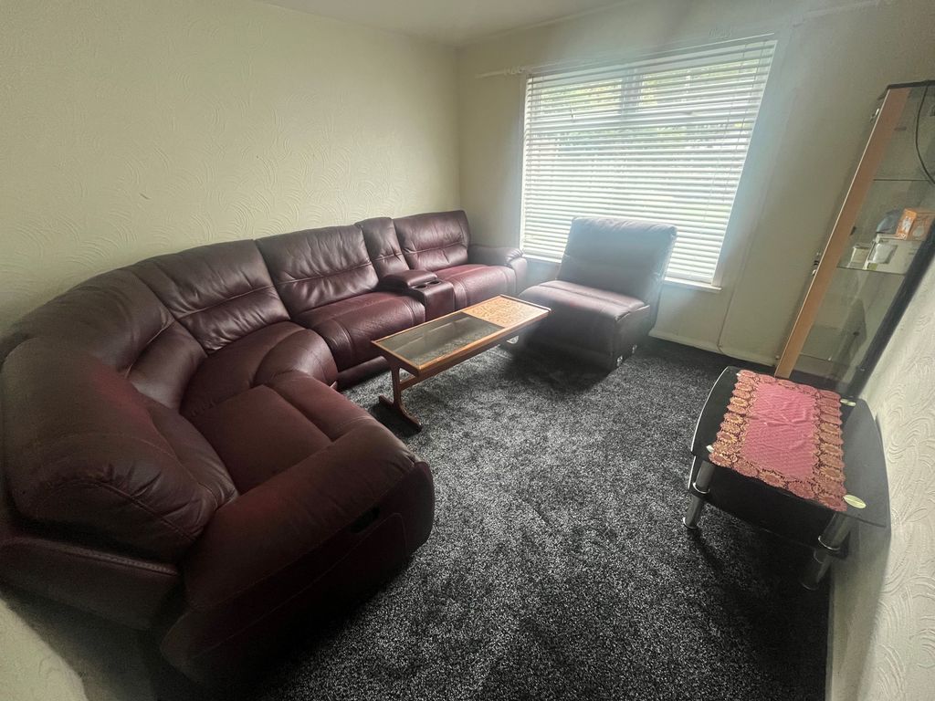 Property photo 2 of 9 Image