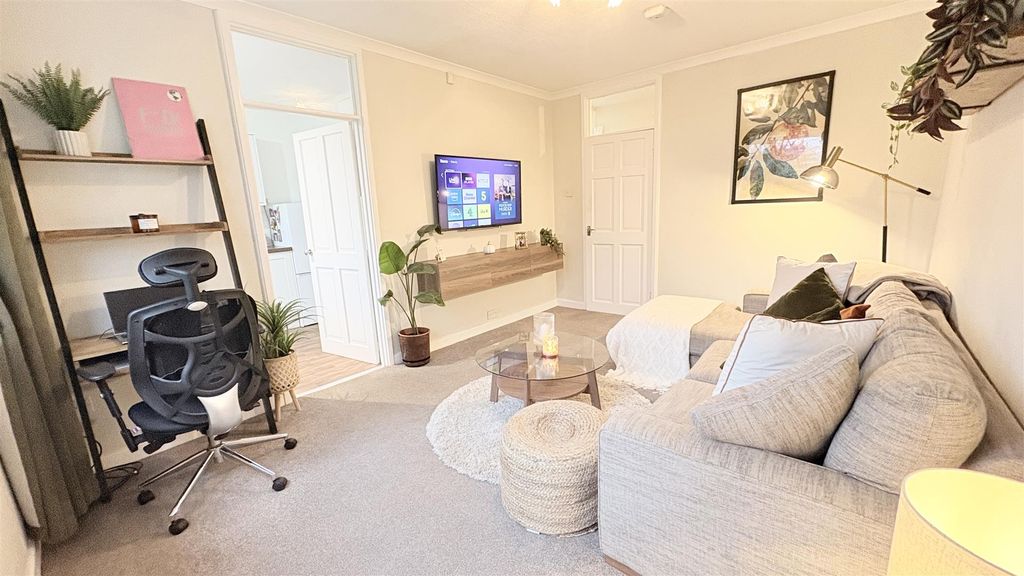 Property photo 3 of 16 Living Room