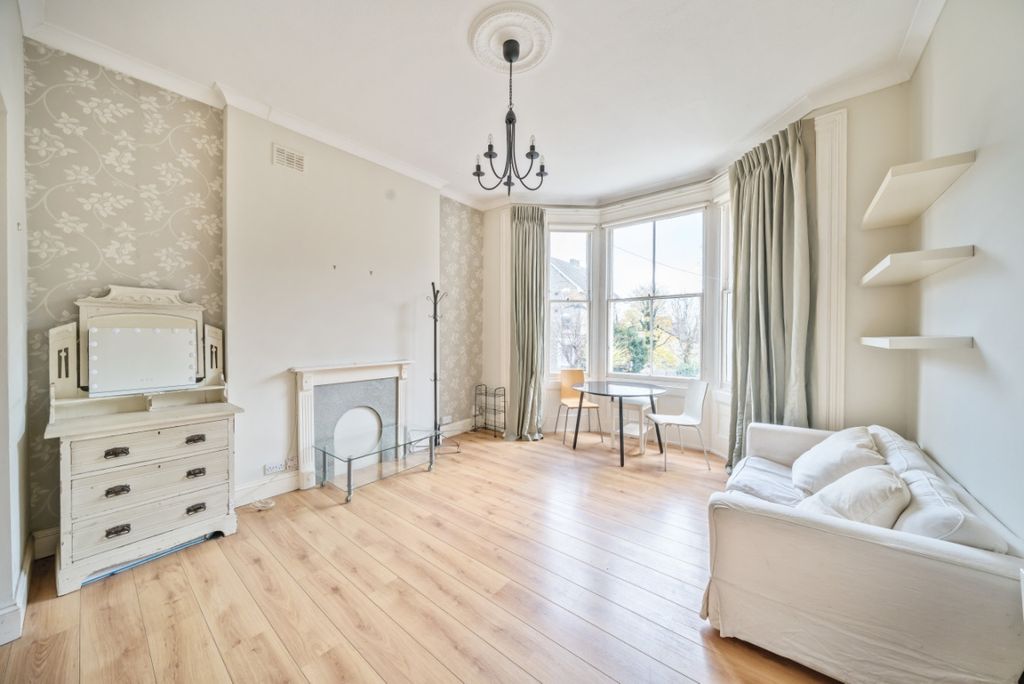 Property photo 3 of 6 930389 (3)