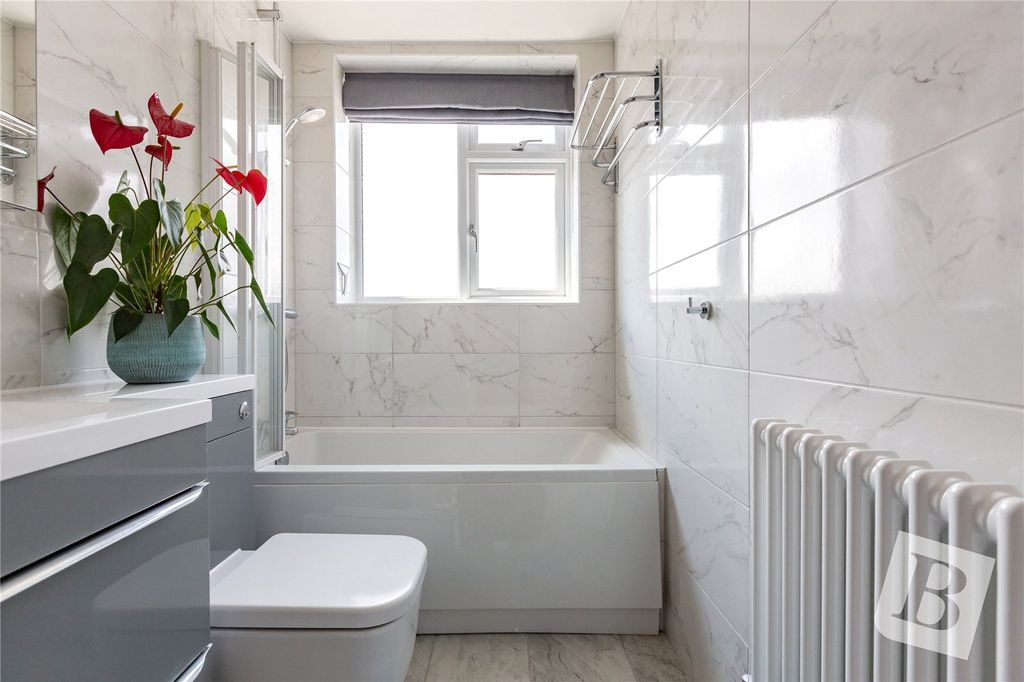 Property photo 3 of 16 Family Bathroom