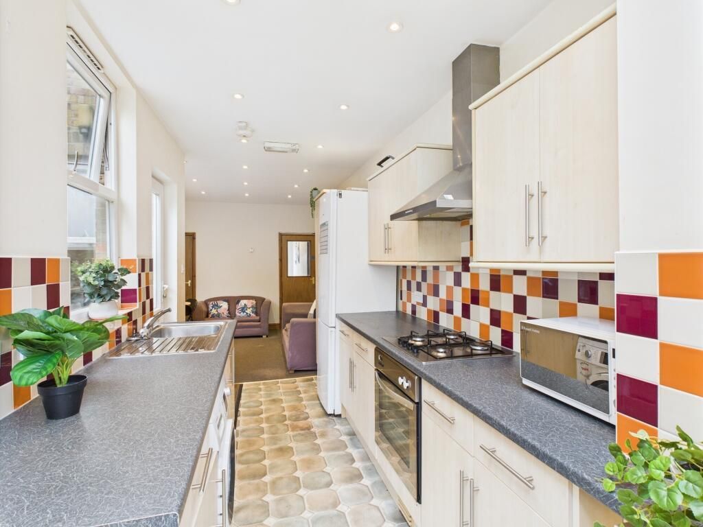 Property photo 1 of 19 Image