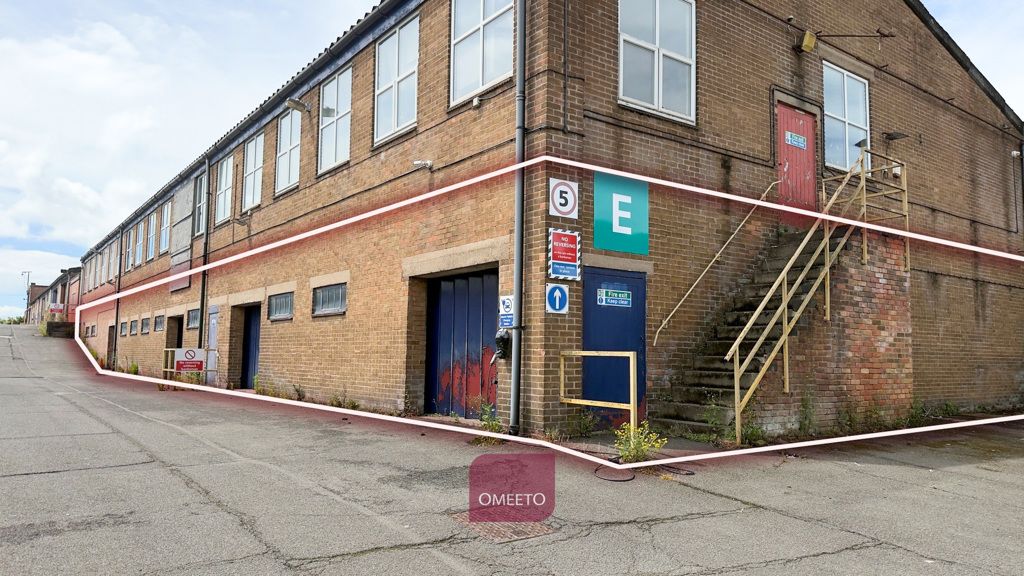 Property photo 1 of 3 Warehouse To Let