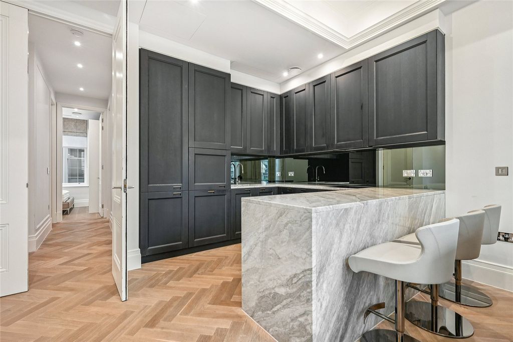 Property photo 2 of 21 Picture No. 09