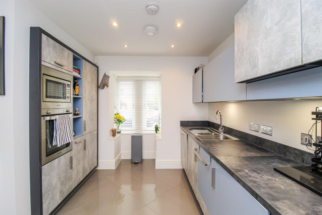 Property photo 3 of 13 Kitchen/Diner