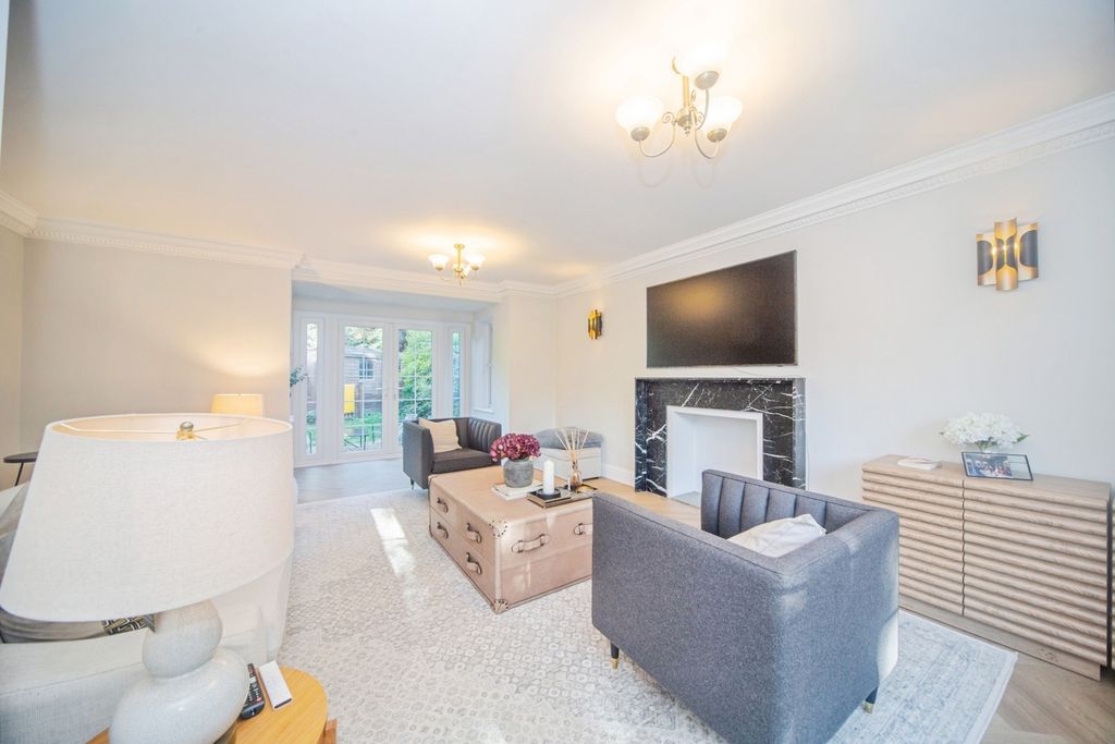 Property photo 2 of 20 Pbox-Img.Jpg