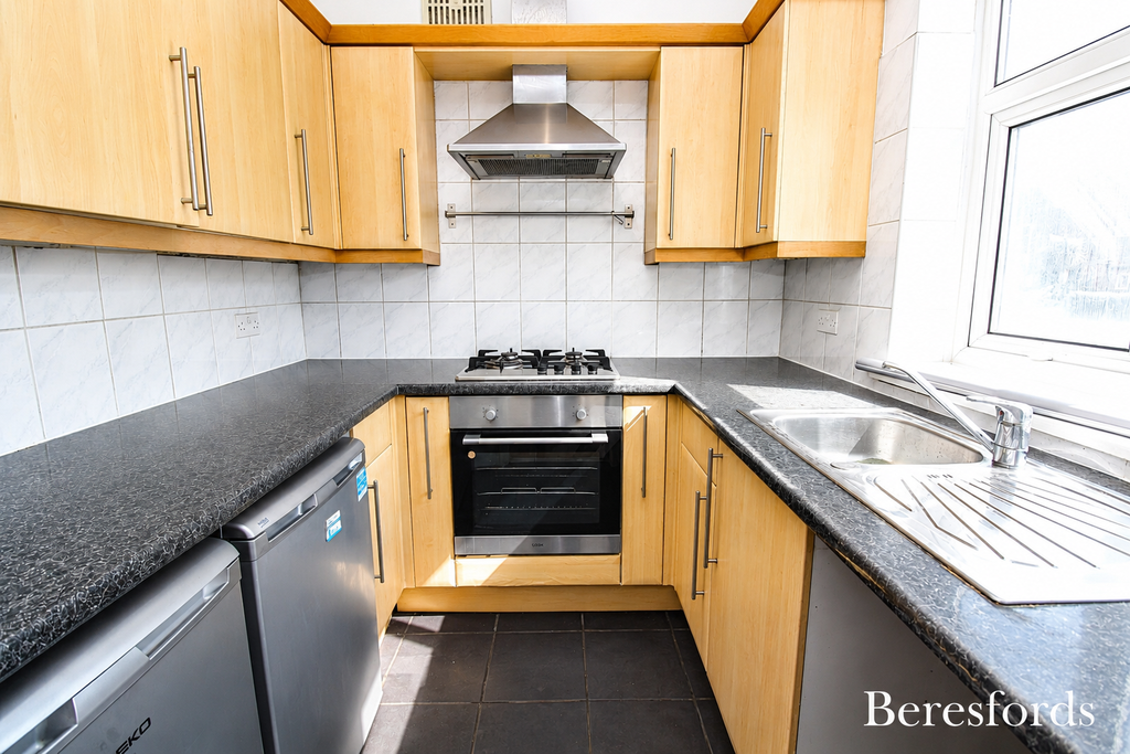 Property photo 2 of 8 Kitchen