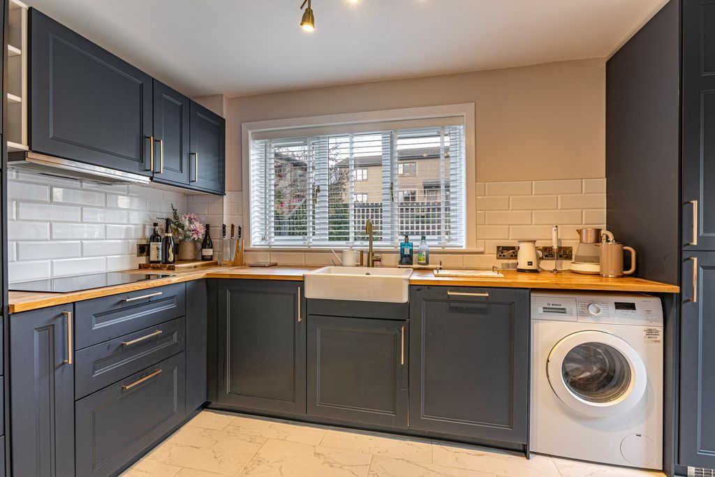 Property photo 3 of 20 Breakfasting Kitchen