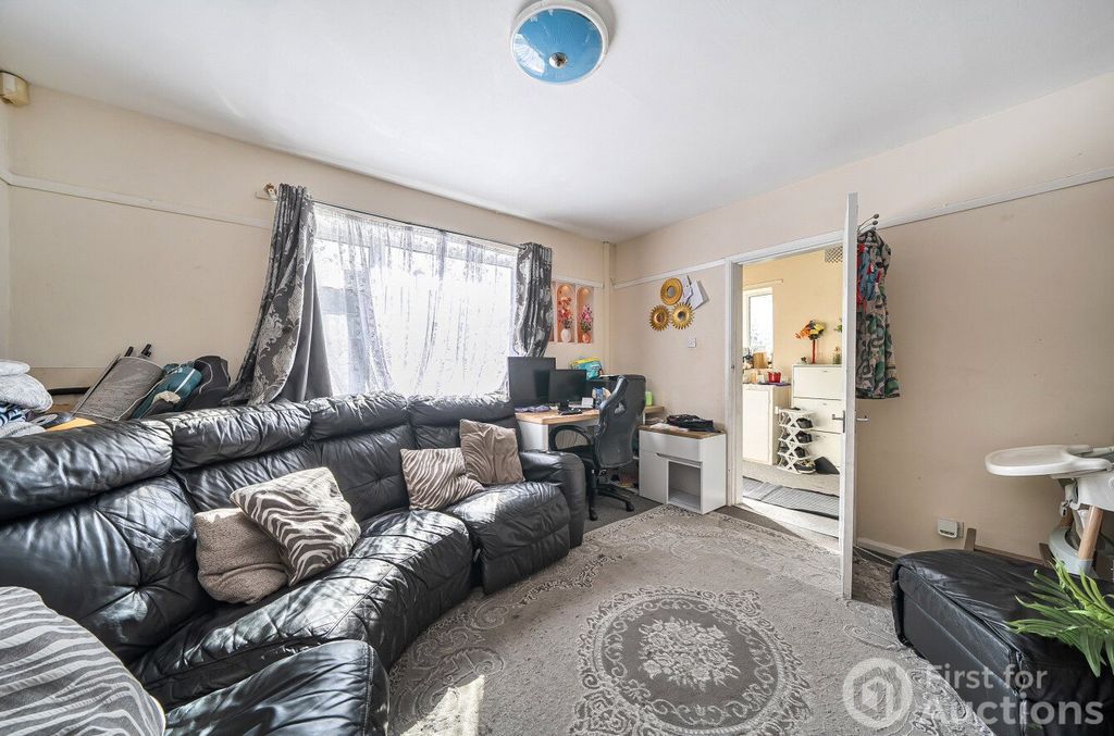 Property photo 3 of 15 3