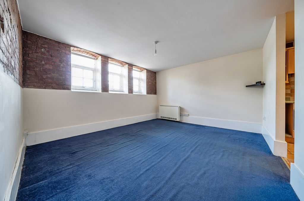 Property photo 2 of 33 1340046-10-68A359...