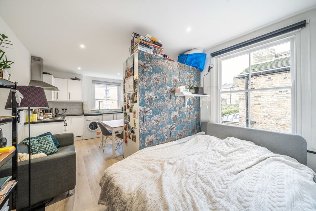 Property photo 3 of 8 1049191 (5)