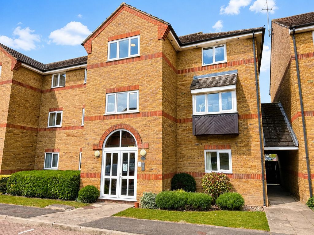 Property photo 1 of 11 Front Of Block