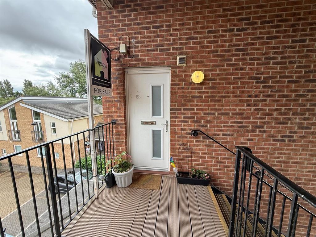 Property photo 2 of 9 Entrance