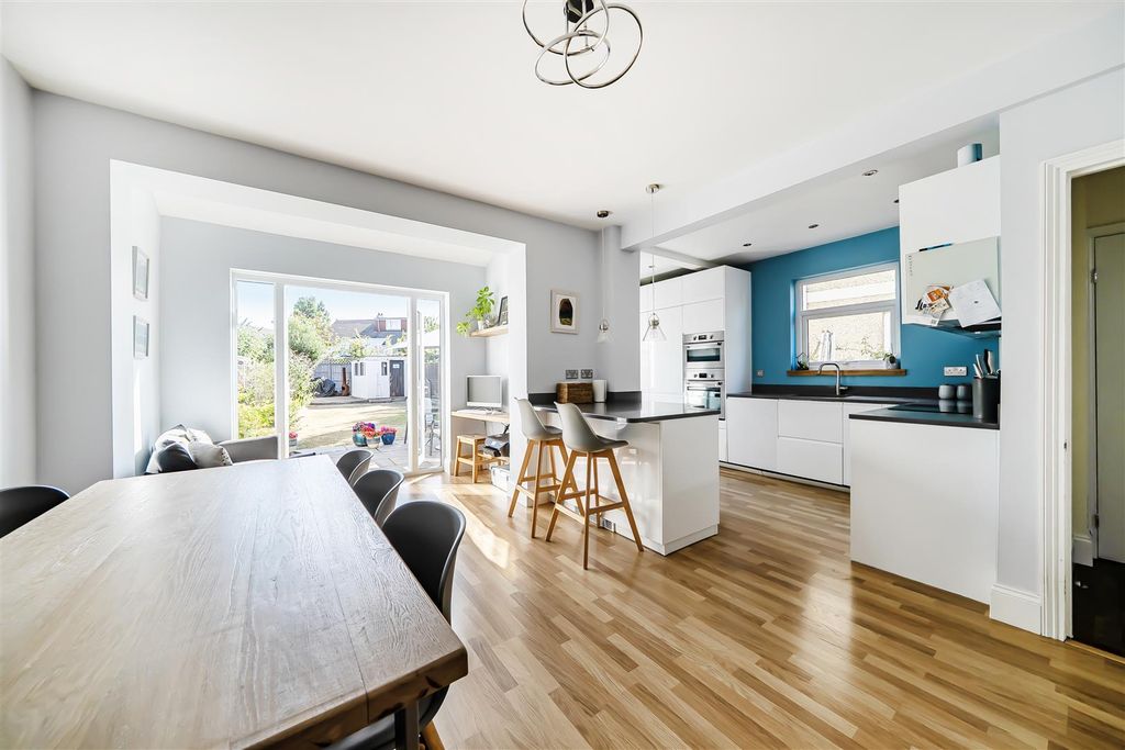 Property photo 2 of 17 Kitchen/Diner