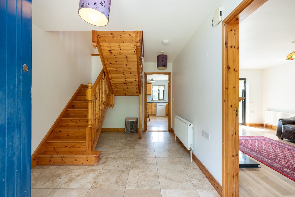 Property photo 2 of 25