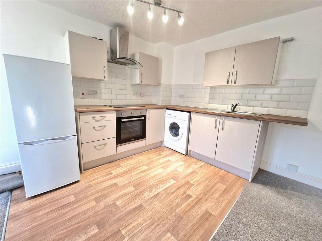 Property photo 2 of 11 1000026882.Jpg