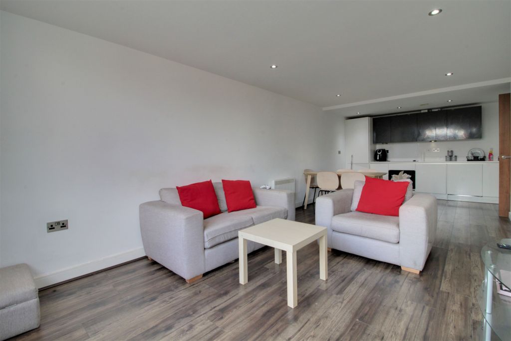 Property photo 3 of 11