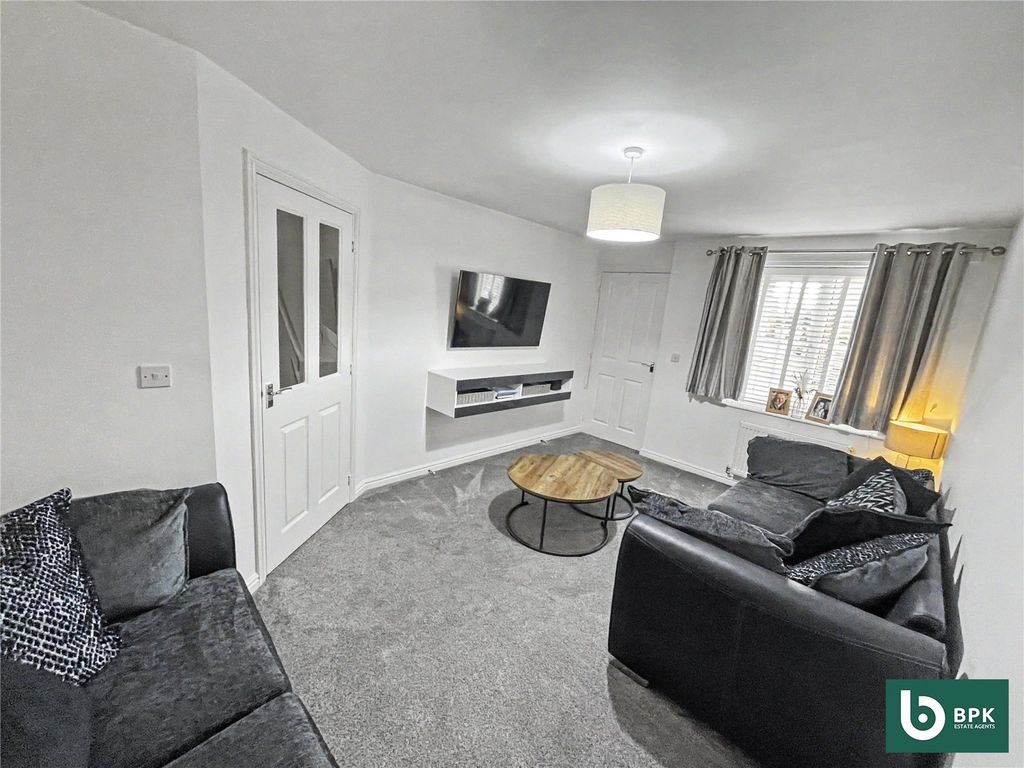 Property photo 3 of 15 Picture No. 02